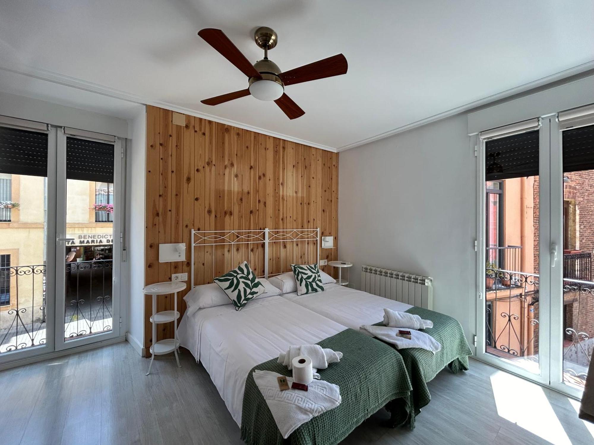 Pension Plaza Del Grano 레온 외부 사진